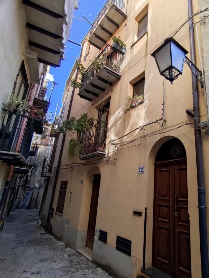 Вілла 100 Passi Castelbuono Experience Екстер'єр фото